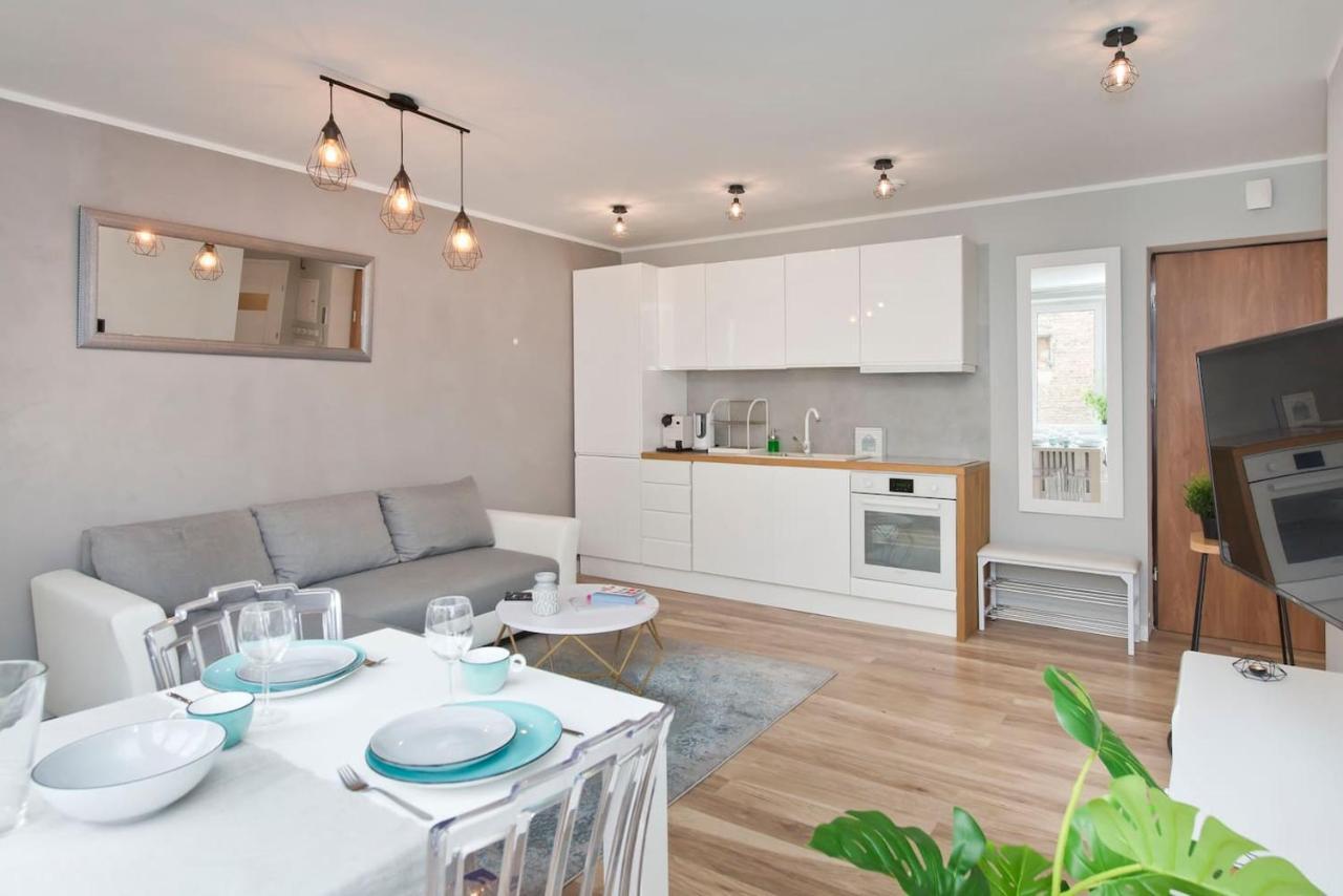 Stay Hip In Vibrant Centrally Located Apartment In Old Town Гданьск Экстерьер фото
