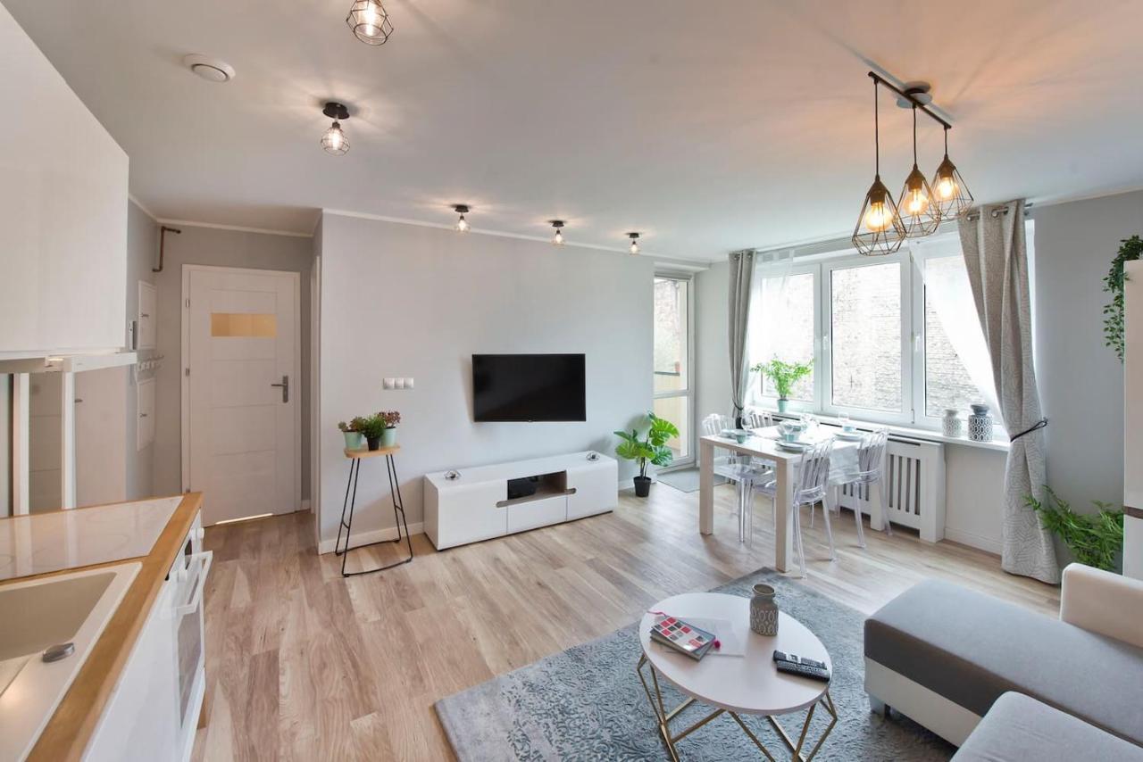 Stay Hip In Vibrant Centrally Located Apartment In Old Town Гданьск Экстерьер фото