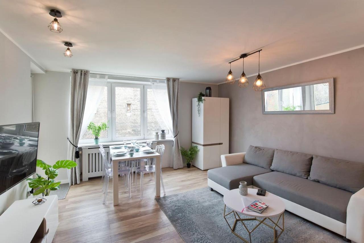 Stay Hip In Vibrant Centrally Located Apartment In Old Town Гданьск Экстерьер фото